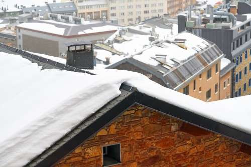 Picture of a roof with heavy snow on it